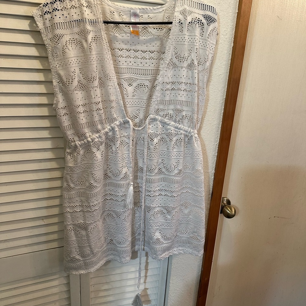 No Boundaries White Lace Top